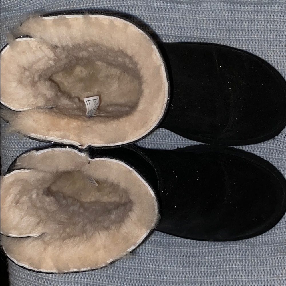 Black glitter mini bailey bow uggs